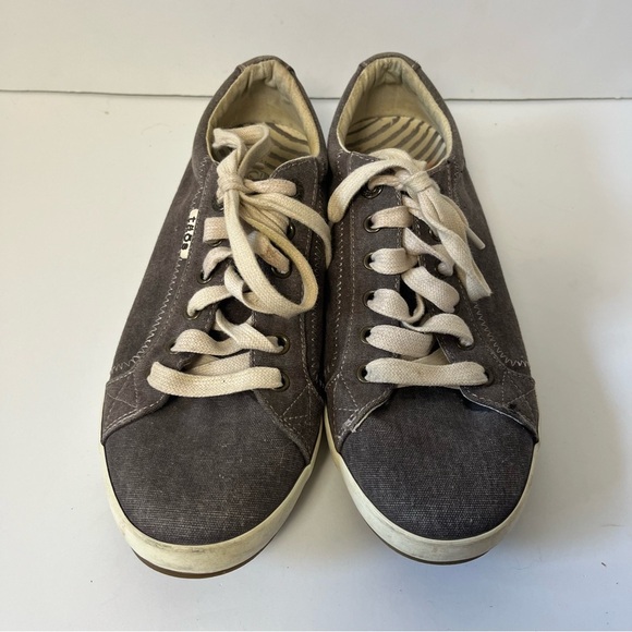 Taos Gray Star Casual Low Top Lace Up Canvas Sneakers Women's 9 - Picture 2 of 11